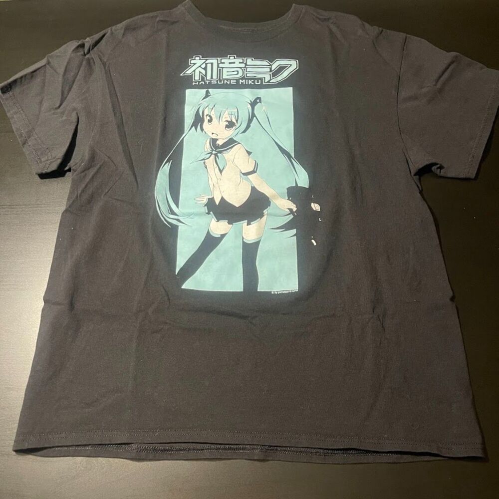 Hatsune Miku Anime Graphic T-Shirt – Black – Size Large – Short Sleeve